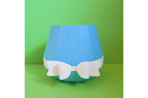 Bella Skirt Vase: Elegant Paper Craft Design